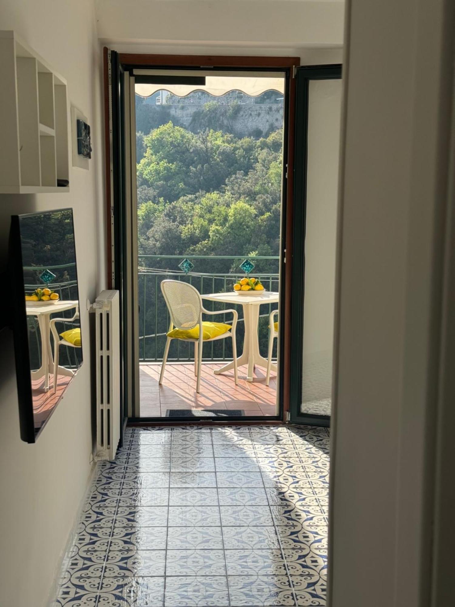 Апартаменти Panoramic Flat Amalfi Coast - Sea View 1 В'єтрі Екстер'єр фото
