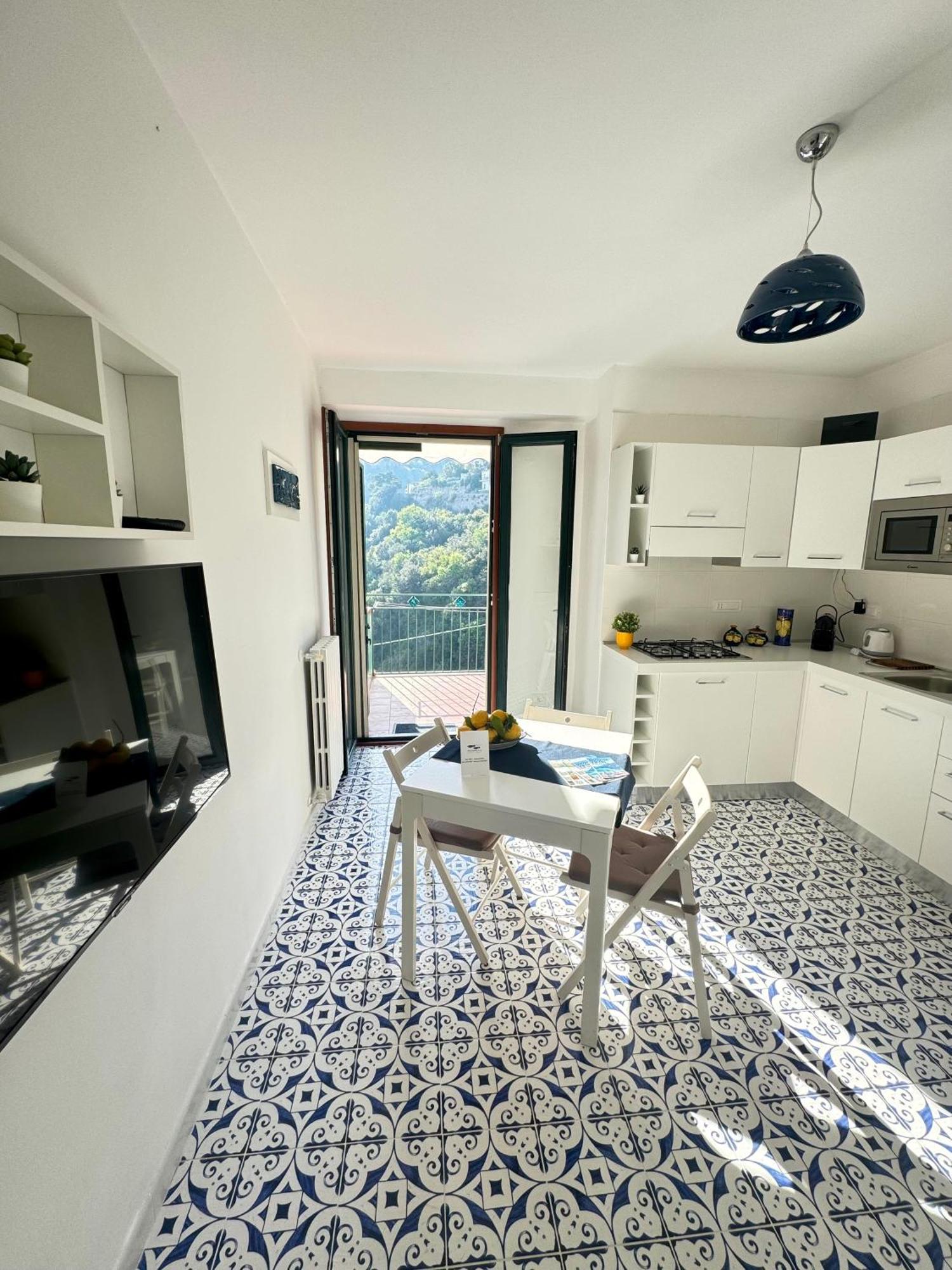 Апартаменти Panoramic Flat Amalfi Coast - Sea View 1 В'єтрі Екстер'єр фото